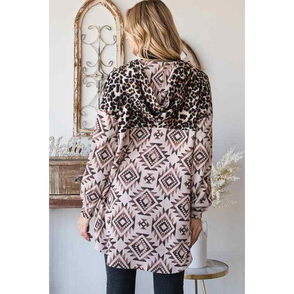 EJ6720-15 AZTEC AND ANIMAL LEOPARD BUTTON DOWN SHACKET: 2-2-2 (1X-2X-3X) / BROWN - Picture 5 of 12